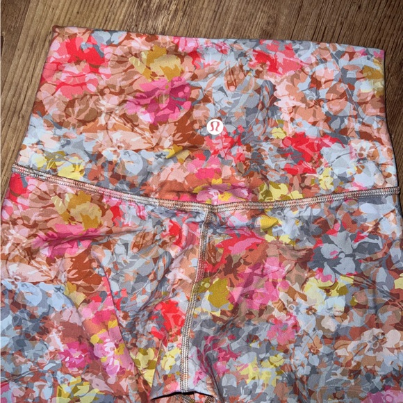 Lululemon Align Pant 25"
Inflorescence Multi - Picture 6 of 8